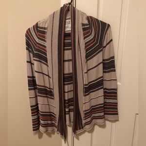 Billabong sweater, free beauty gift with purchase!